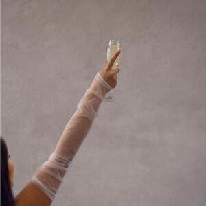 Elegant Sheer tulle sleeves